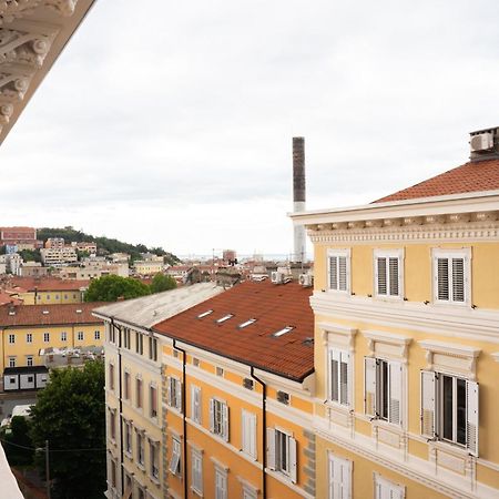 Enjoy Trieste In The City Center Bagian luar foto
